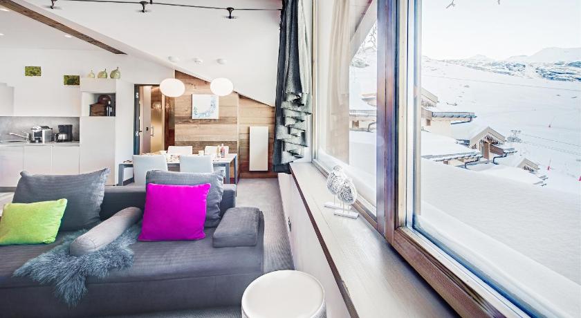 Image of Two-Bedroom Deluxe Suite - Cozy Home 5