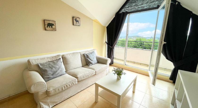 Alojamientos Playa de las Catedrales 3000