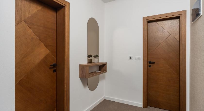 Image of Apartment with Sea View 6