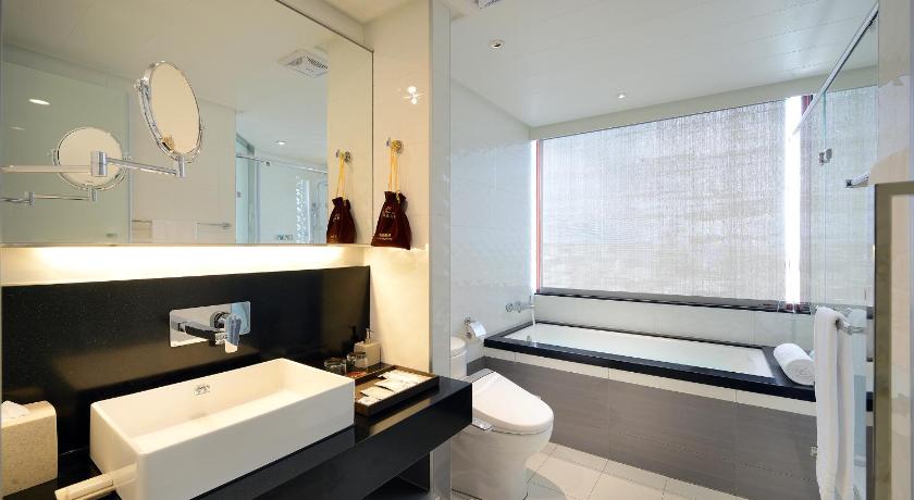 Image of Deluxe Quad Room 11