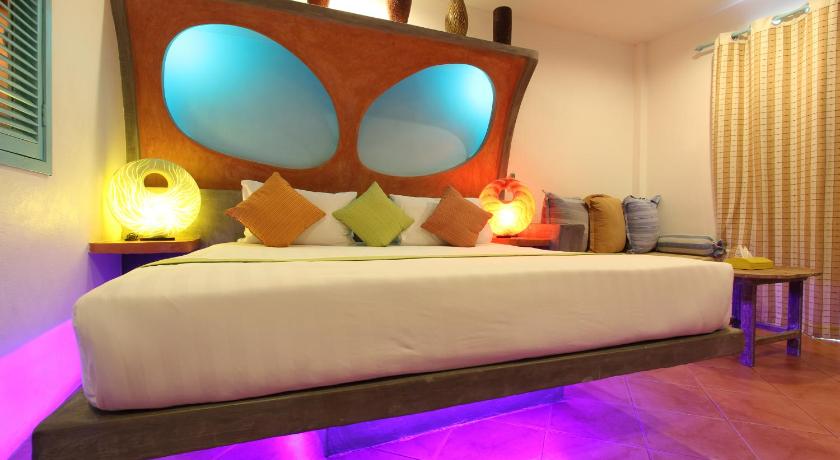 Pandora Lifestyle Hotel - image 2