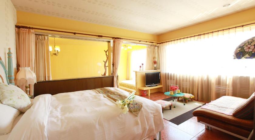 Image of Double Room with Mountain View 6