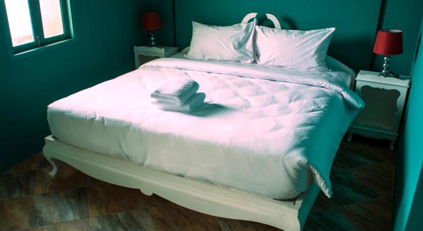 Image of Double (DB) 6