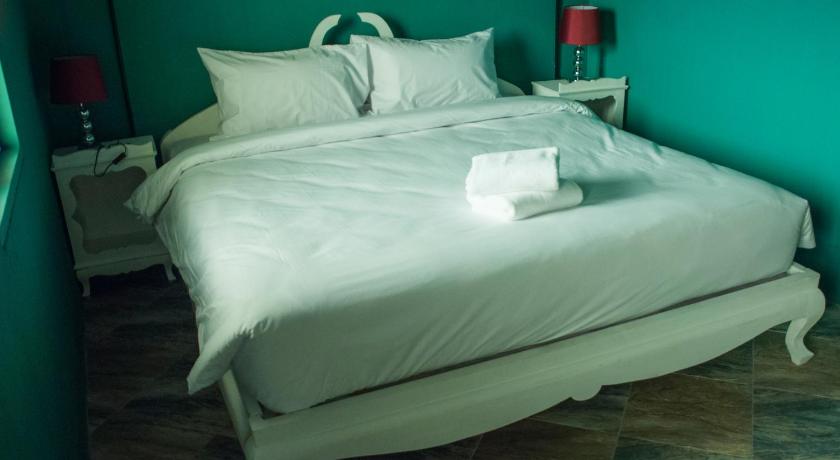 Image of Double (DB) 12