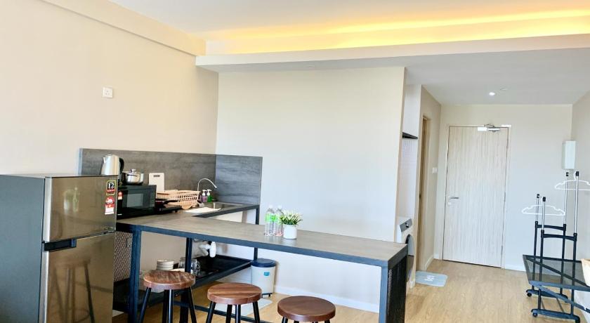 Deco Home @Aru Suites - image 13