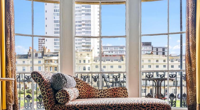 Image of Superior Double Room - Bettie's Boudoir 3