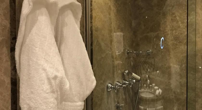 Image of Deluxe San Marco Square View Suite 16