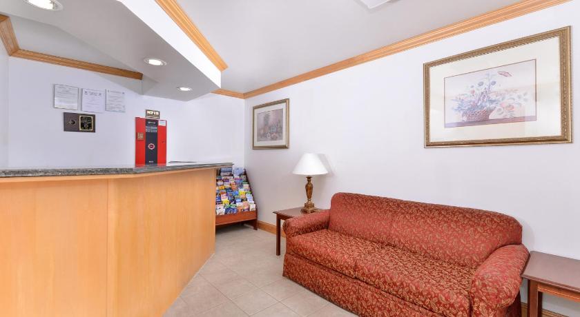 Tower Inn and Suites of Guilford / Madison photo