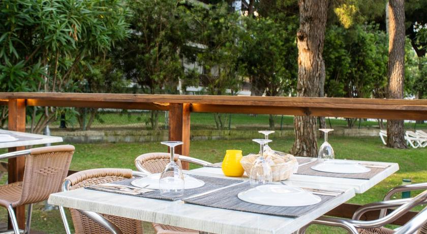 Albufeira AP Victoria Sports & Beach 4-Star Hotel room