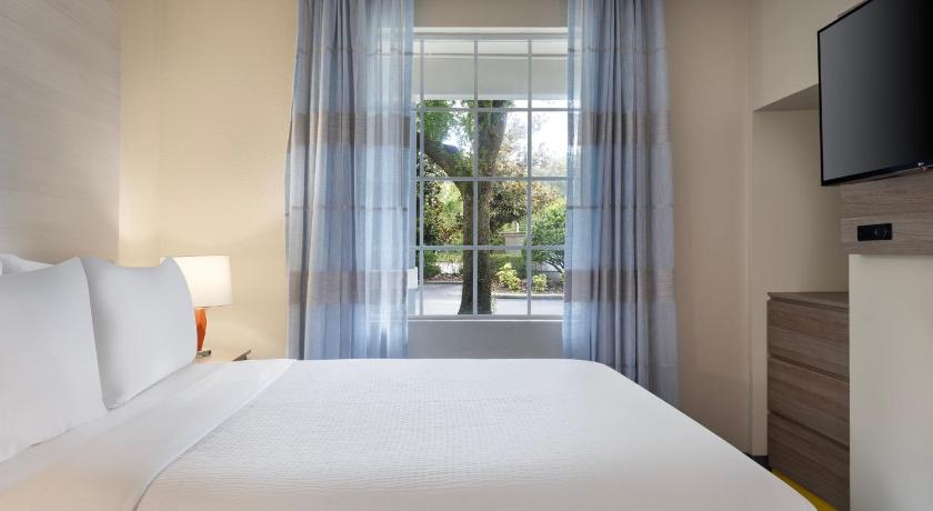 Image of 2 Bedroom Queen Family Suite 0