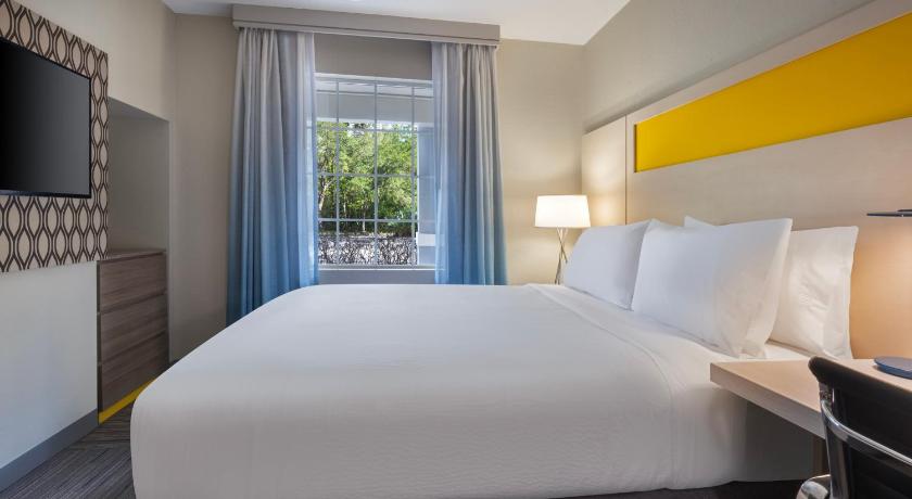 Image of 1 Bedroom Suite Full Kitchen 1 King 4