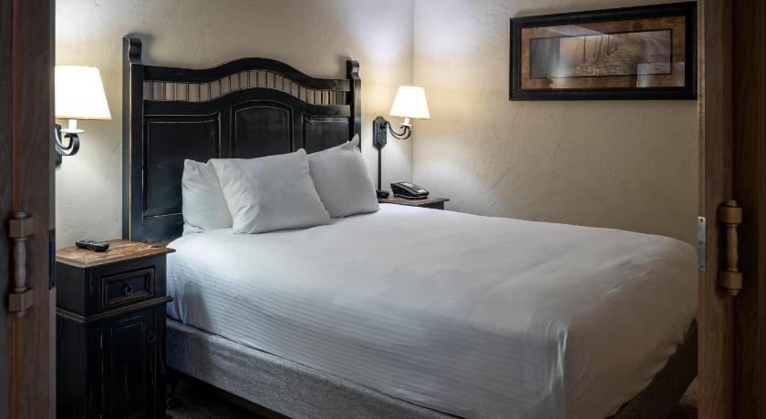 Image of Summit Suite 4
