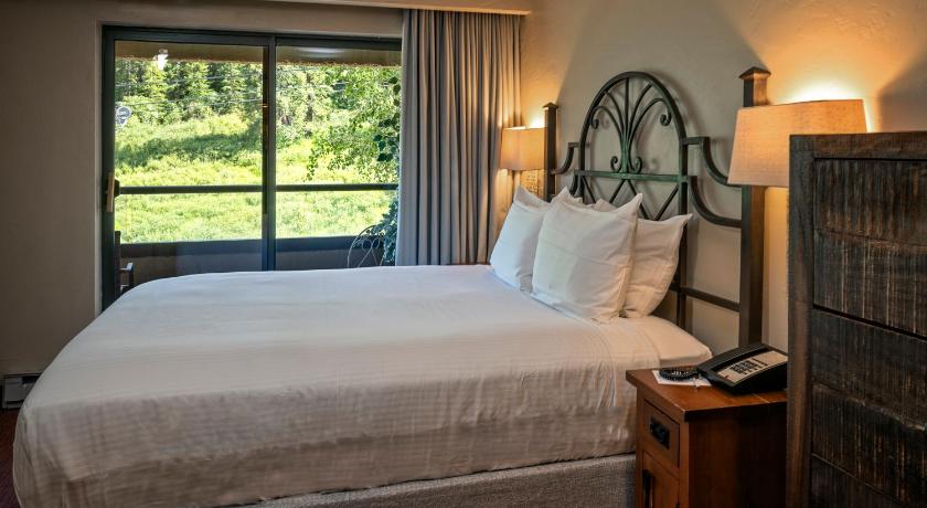 Image of Building Four - One-Bedroom Suite 0