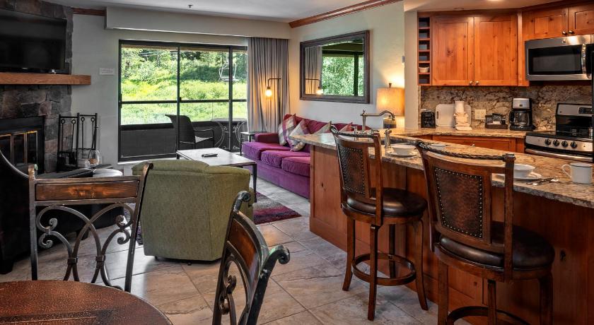 Image of Building Four - One-Bedroom Suite 1