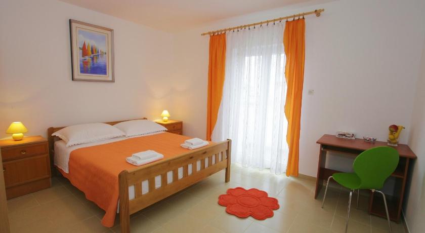 Guest House Renata — Hotel in Zadar