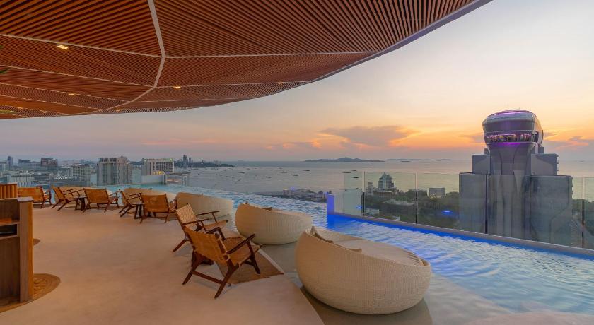 Pattaya Akara Hotel Pattaya 5-Star Hotel restaurant