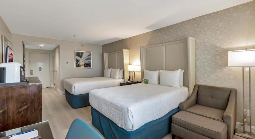 Immagine di Camera Matrimoniale con 2 Letti alla Francese - Cortile (Double Room with Two Double Beds - Courtyard) 3