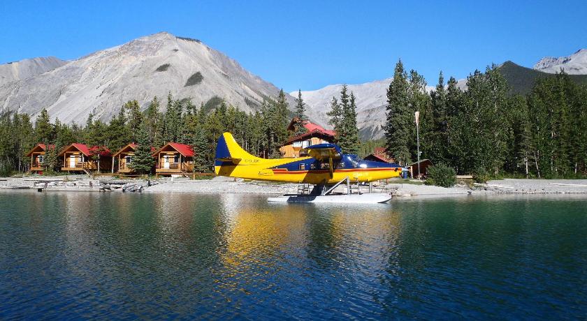 Northern Rockies Lodge photo