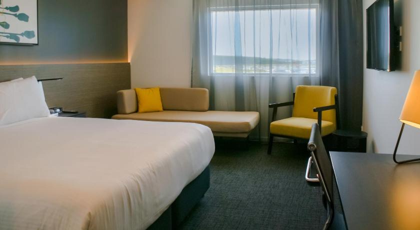 Mercure Sunshine Coast Kawana Waters