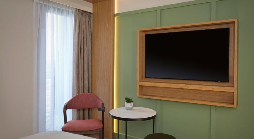 Image of Twin Deluxe, Guest Room, 2 Twin, City View 3