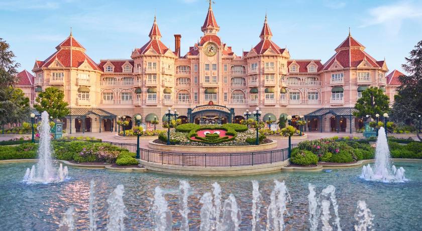 Disneyland® Hotel