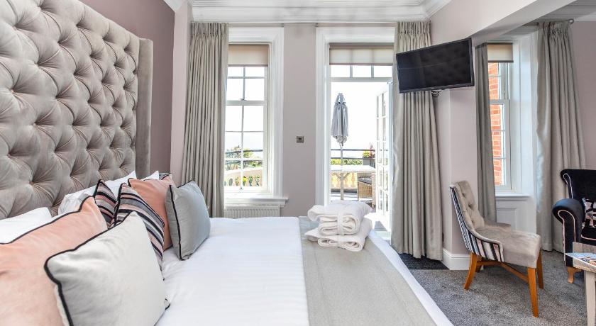 Image of Deluxe Double or Twin Room with Balcony 3