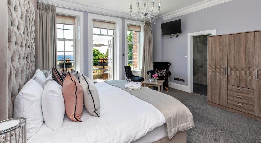 Image of Deluxe Double or Twin Room with Balcony 1