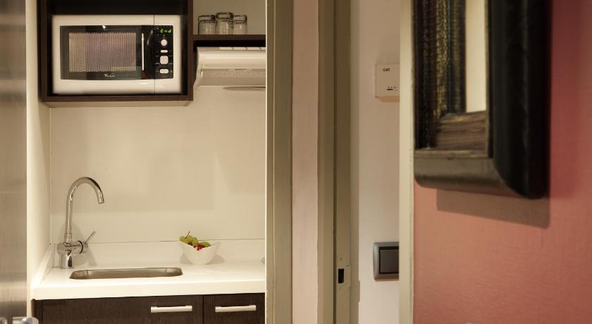 Image of Studio - 1 double bed and 1 single bed 3