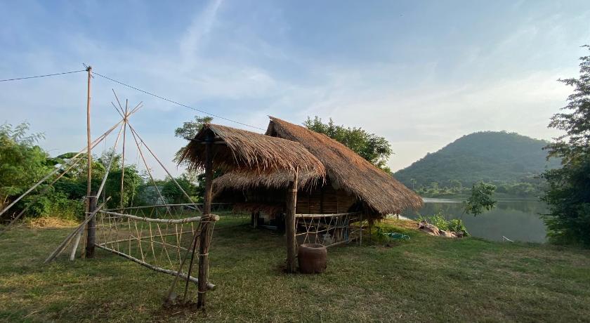 Ratchaburi Royal mountain Hut 3-Star Guesthouse pool