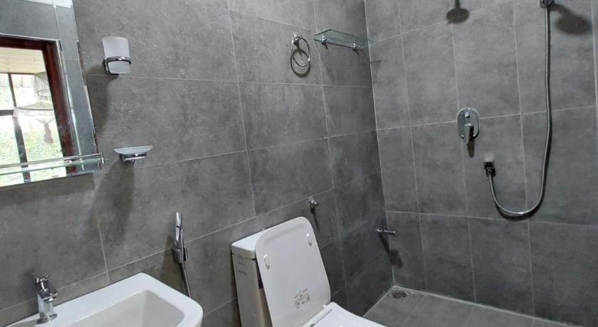 Lake Wave Hotel - image 44