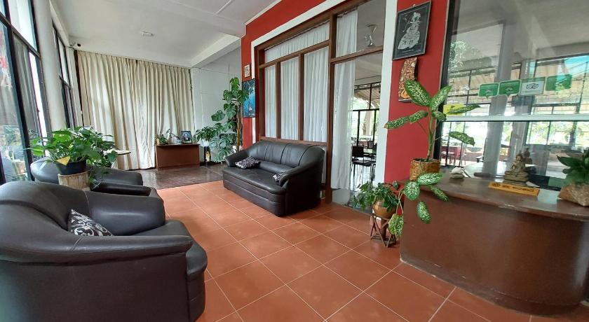 Lake Wave Hotel – Anuradhapura, IA