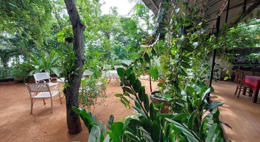 Lake Wave Hotel – Anuradhapura, IA