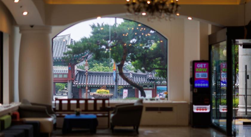 チェジュ Jeju Robero 3つ星 ホテル ロビー