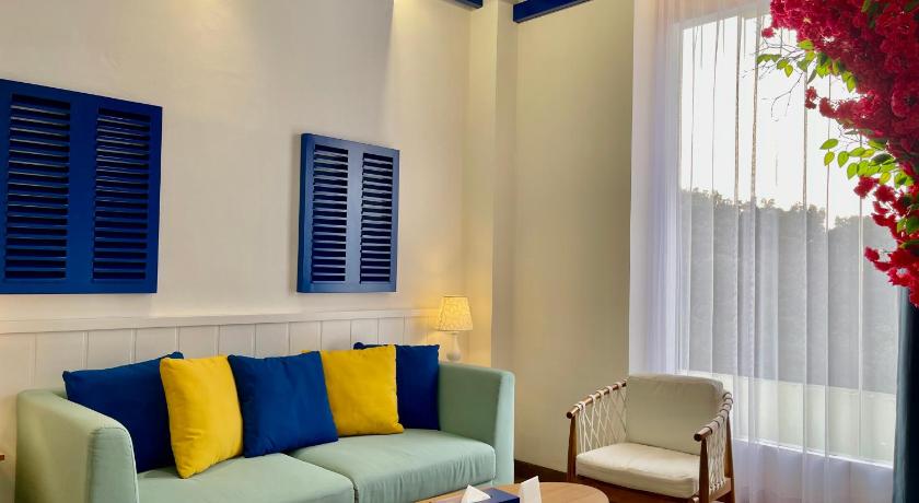 Image of Santorini Suite with King Bed 15