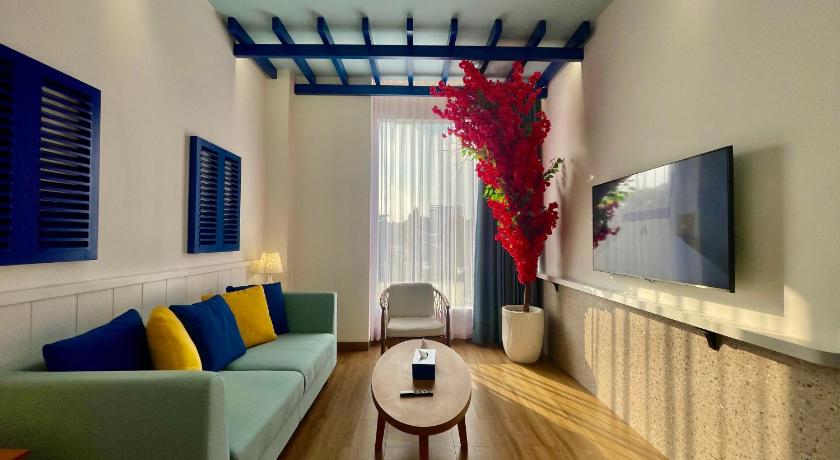 Image of Santorini Suite with King Bed 6