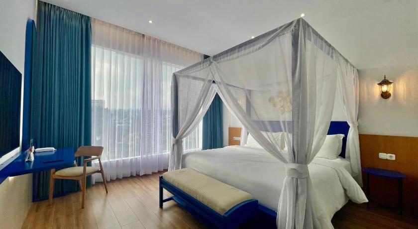 Image of Santorini Suite with King Bed 1