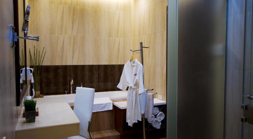 Image of Executive Suite 2