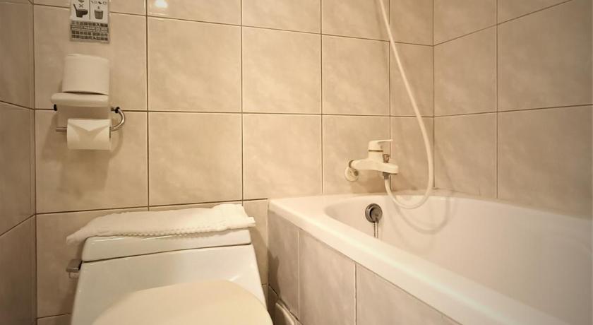 Image of Guestroom Triple 8