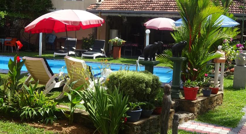 Hilda Guest House — Hotel in Hikkaduwa