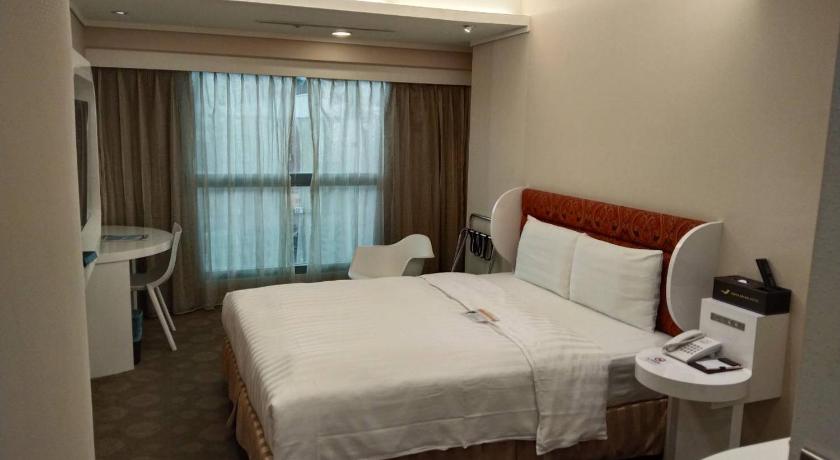 รูปของดีลักซ์ เตียงใหญ่ (Deluxe Double Room) 4