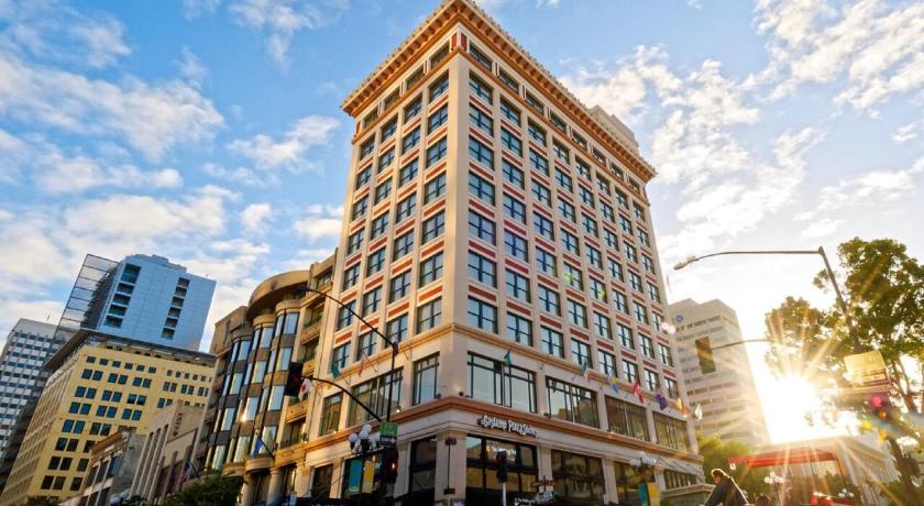 Gaslamp Plaza Suites photo