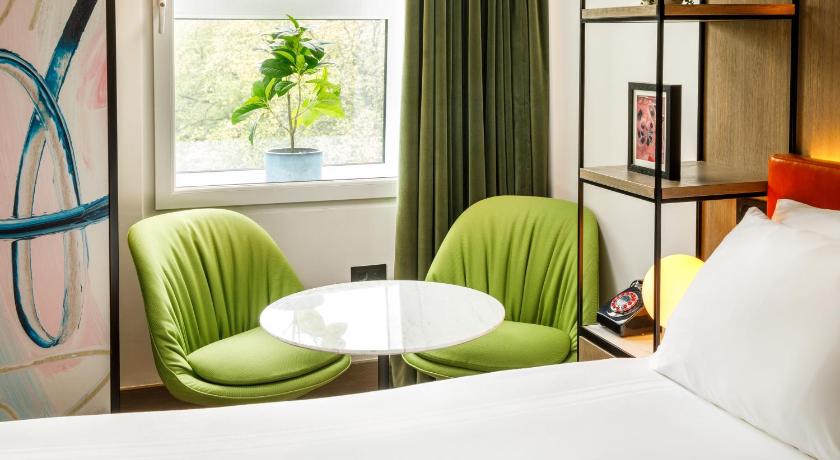 Image of 2 Single Beds Standard 3