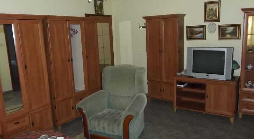 Image of Apartment 11