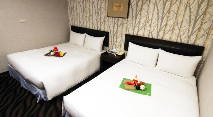 Image of Standard Family Room 6