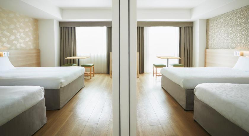 Image of Connecting Rooms for 5 People 1