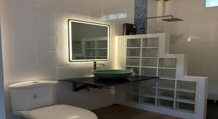Image of Superior Bungalow 2