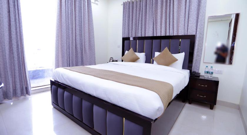 THE ROYAL VILLA - Noida Sector 70 - image 32