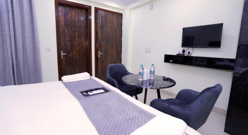 THE ROYAL VILLA - Noida Sector 70 - image 49
