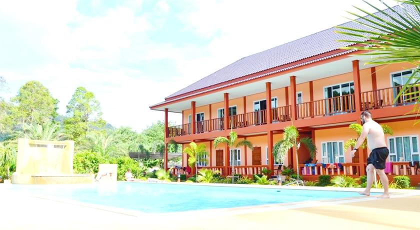 Image of Deluxe Pool View 17