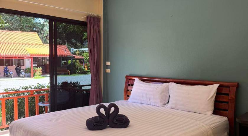 Image of Standard Double Room with Air Conditioning 8